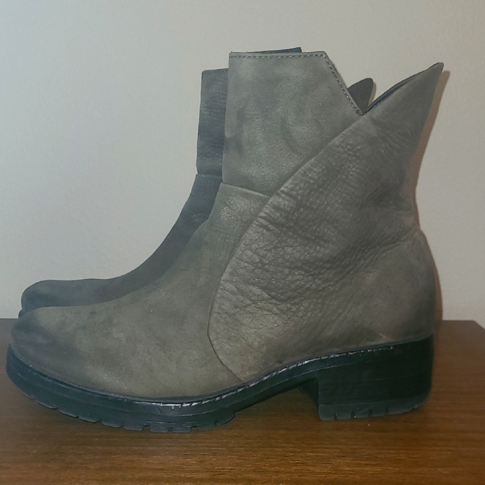 Bueno "Forge" lug sole bootie Sz EUR 41 / US 10 army green